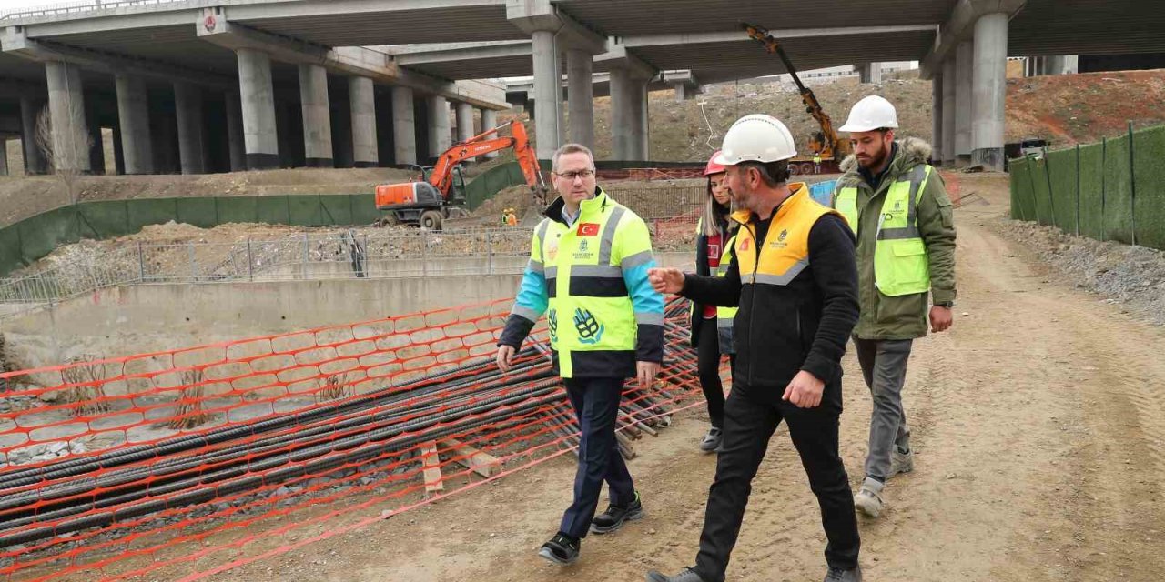 Çam ve Sakura Şehir Hastanesi bağlantı viyadüğünde çalışmalar sürüyor