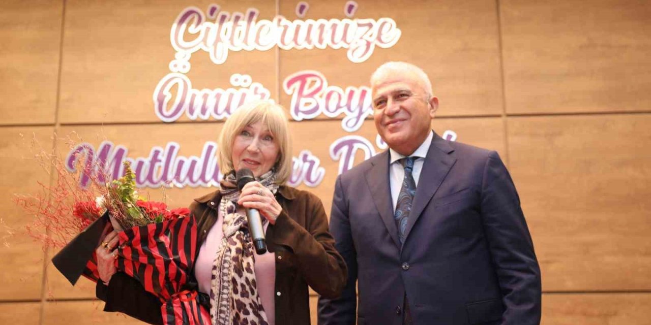 Ünlü yazar Aydın’da söyleşiye katıldı