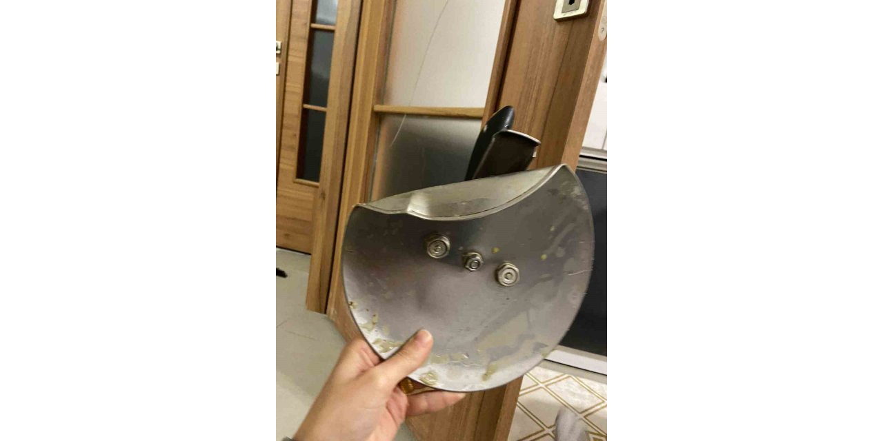 Düdüklü tencere bomba gibi patladı: 2 yaralı