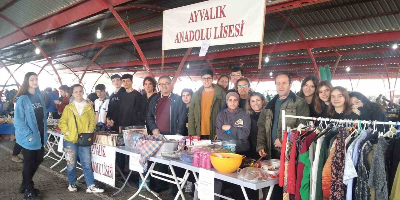 AYAL öğrencileri misafir depremzedeler için iş başında