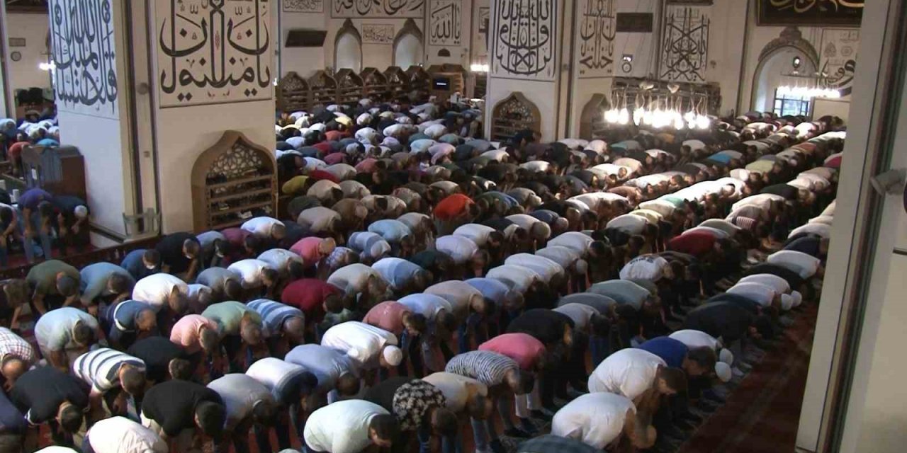 Bursa’da hatimle teravih namazı kılınacak camiler belli oldu.