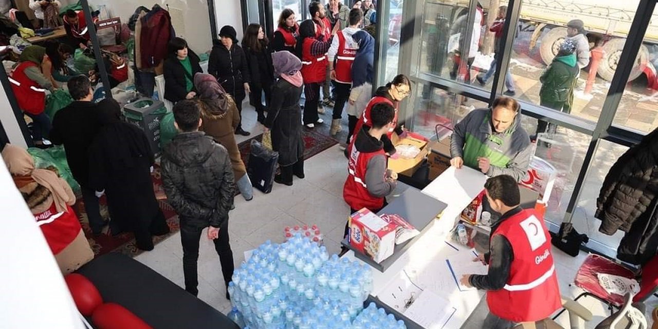 Kızılay Talas Şubesi Bağışları Depremzedelere Ulaştırıyor
