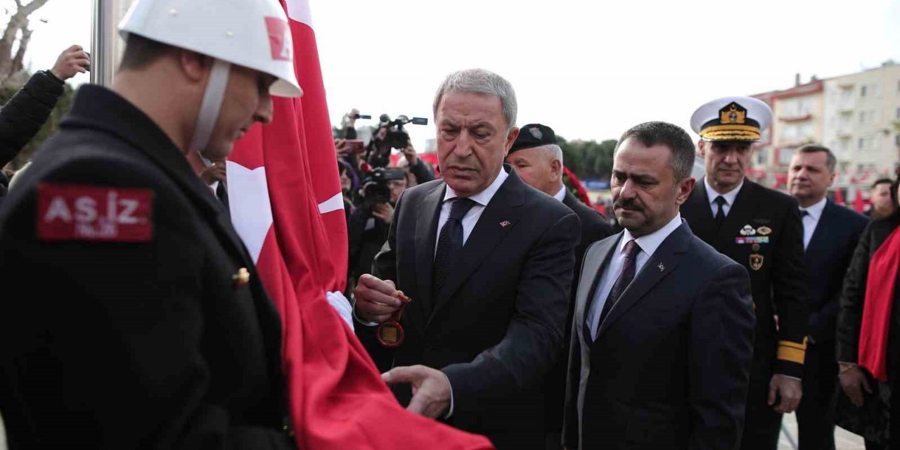 Çanakkale Deniz Zaferi’nin 108’inci yılı çelenk sunumu ile başladı