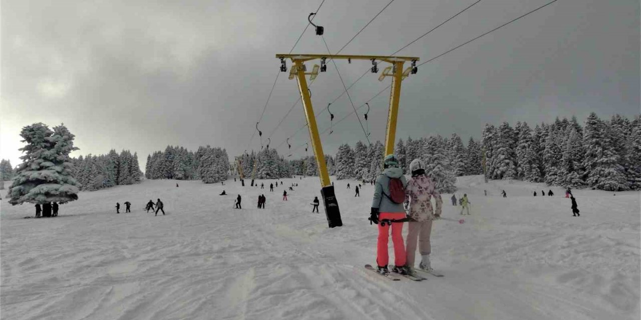 Uludağ’da kar kalınlığı 80 santimetreye ulaştı