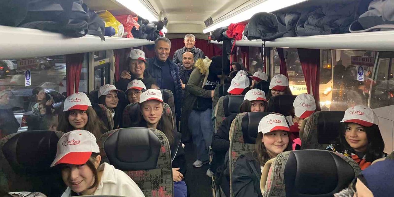 250 kişiden oluşan öğrenci topluluğu Çanakkale’ye uğurlandı