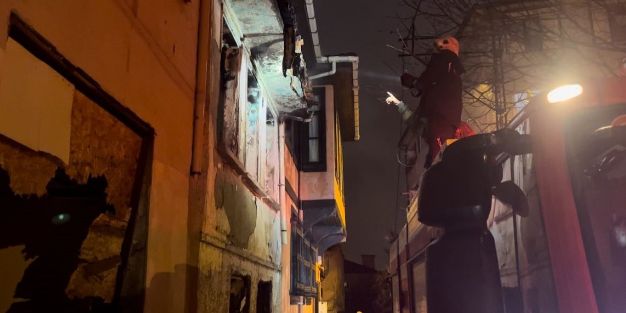 Bursa’da tarihi binada korkutan yangın