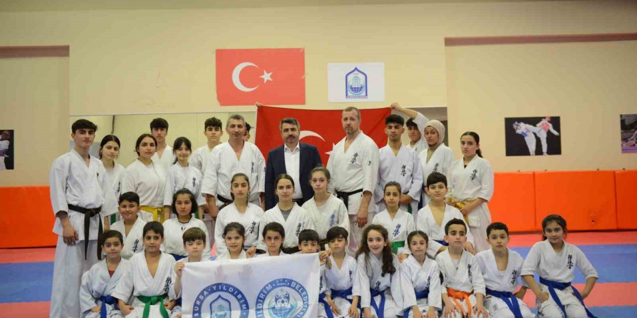 Şampiyonları Başkan Yılmaz uğurladı