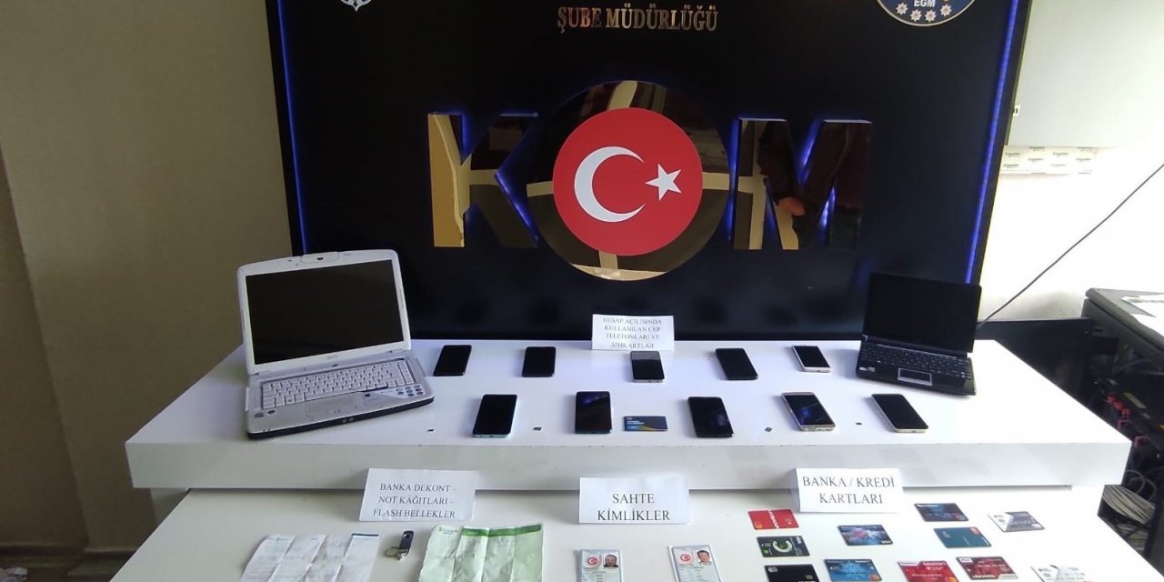 Sahte hesaplarla kredi çekip milyarlarca vurgun yapan çeteye darbe