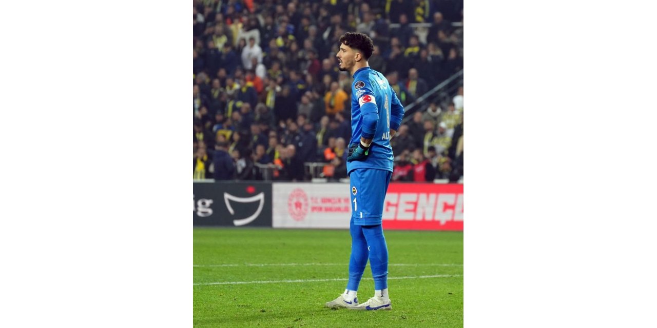 Fenerbahçe, Altay Bayındır’ın sözleşmesini 4 yıl uzattı