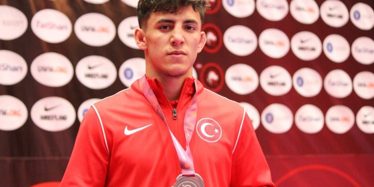 U23 Avrupa Güreş Şampiyonası’nda Tolga Özbek Avrupa ikincisi oldu