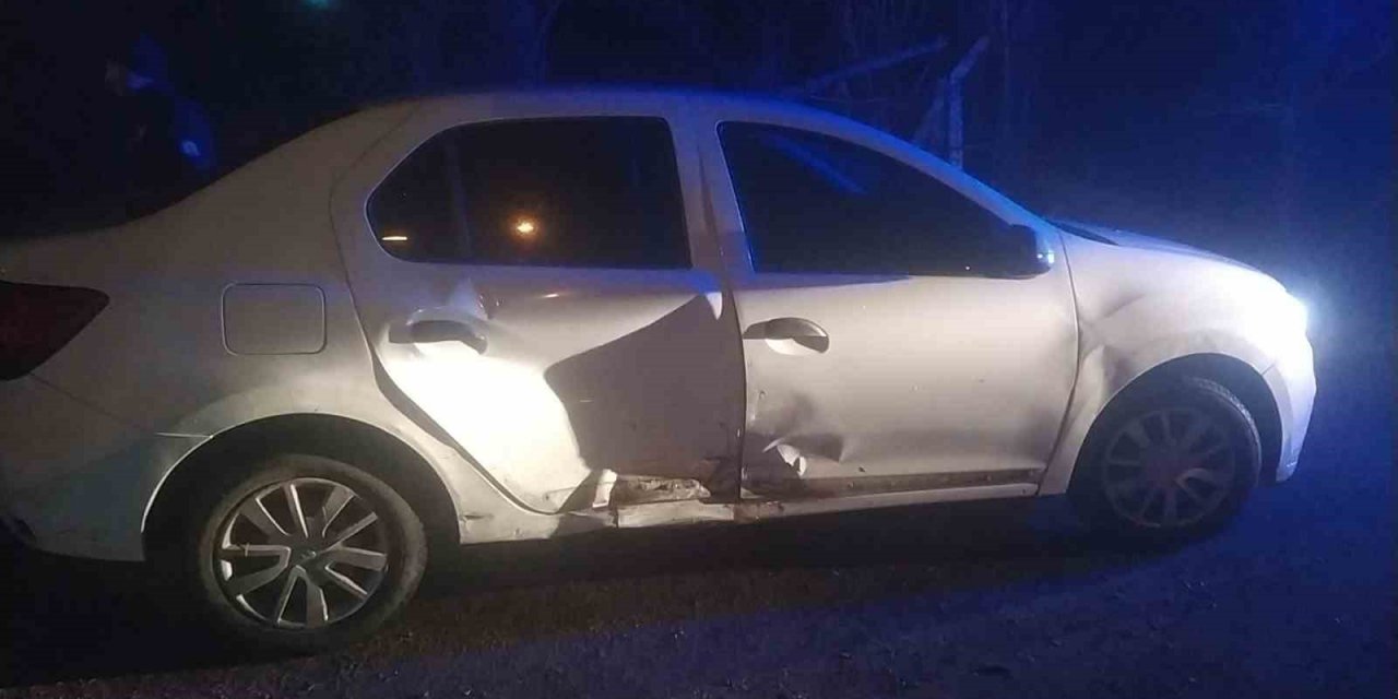 İki otomobil çarpıştı: 4 yaralı