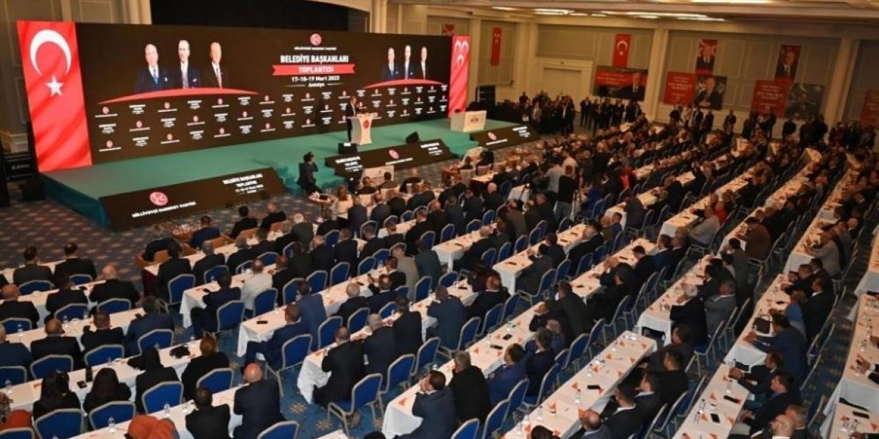MHP’nin Erzincan belediye başkanları Antalya’da toplandı