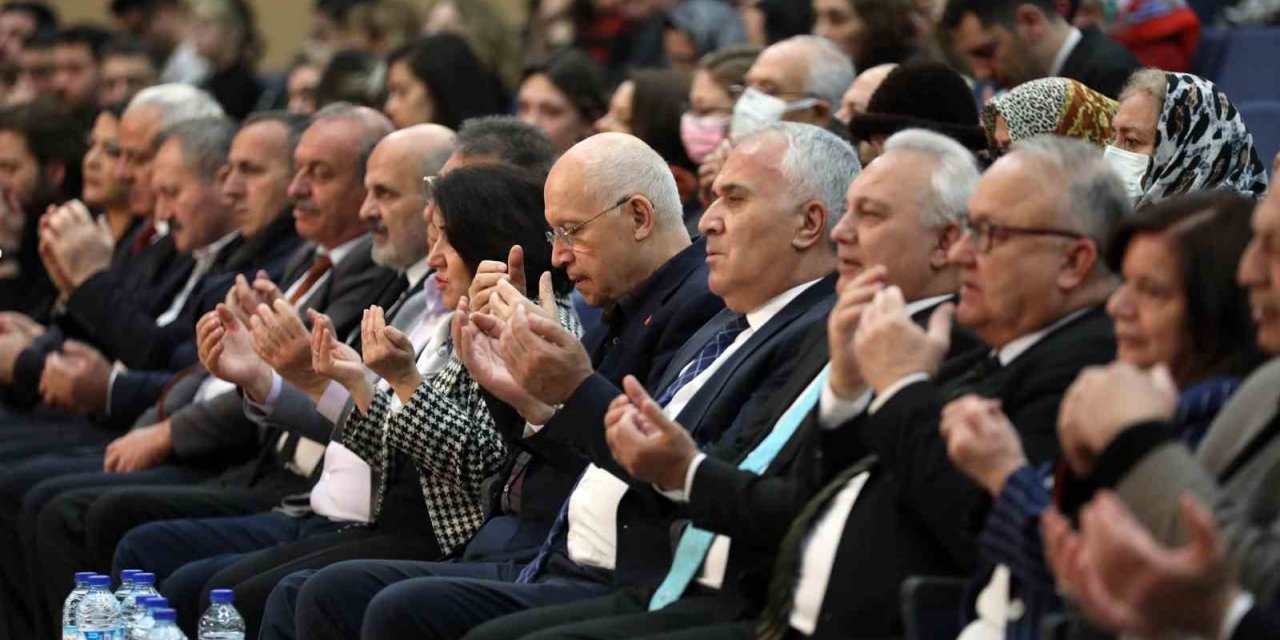 Çanakkale Zaferi’nin 108’inci yıl dönümünde tüm şehitler anıldı