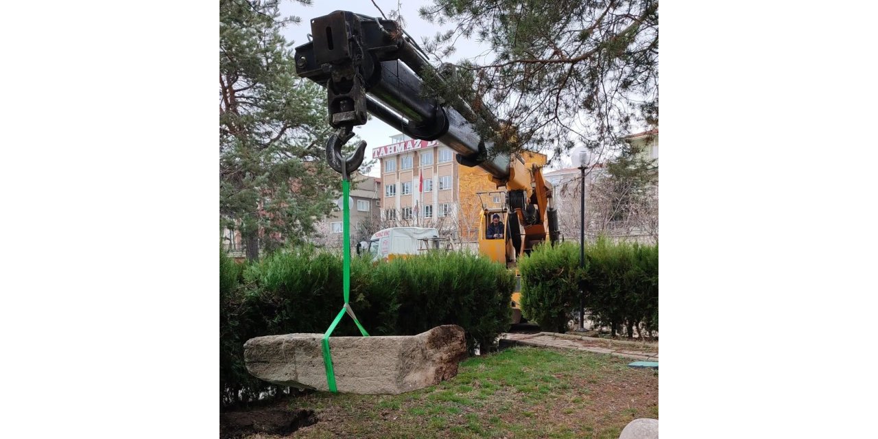 Ağır taş eserler yeni müzeye taşınmaya başladı