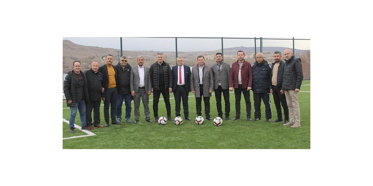 Kabakcı ve Önal, Pınarbaşı Stadı’nı inceledi