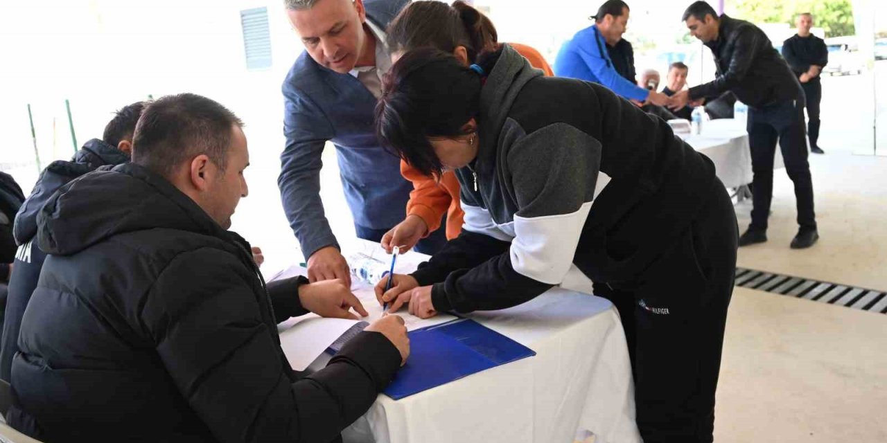 Çamyuva kapalı pazar yerinin kuraları çekildi