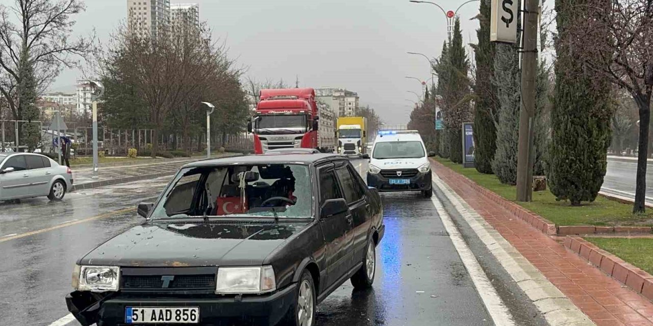 Elazığ’da otomobilin çarptığı çocuk yaralandı