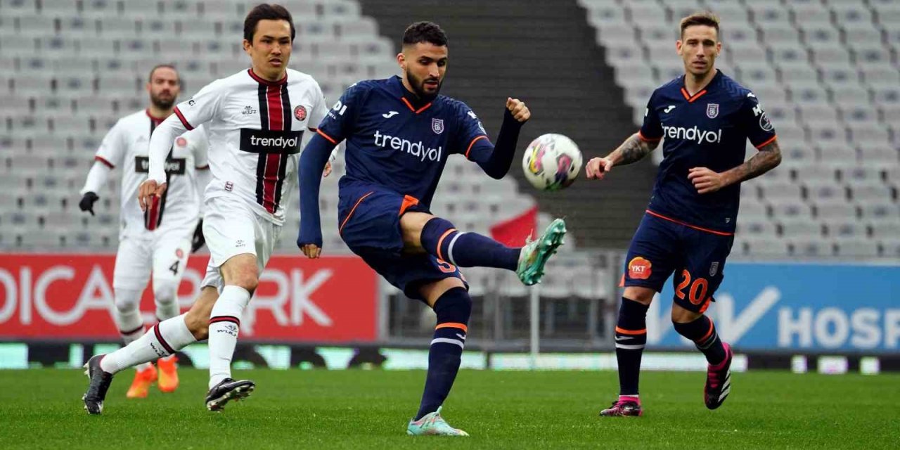 Spor Toto Süper Lig: Fatih Karagümrük: 0 - Medipol Başakşehir: 0 (Maç devam ediyor)