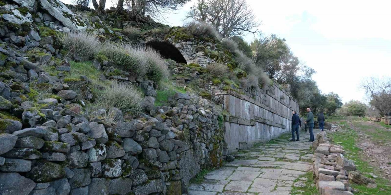 2 bin yıl önceki Manisa depremi 12 antik kenti yok etti