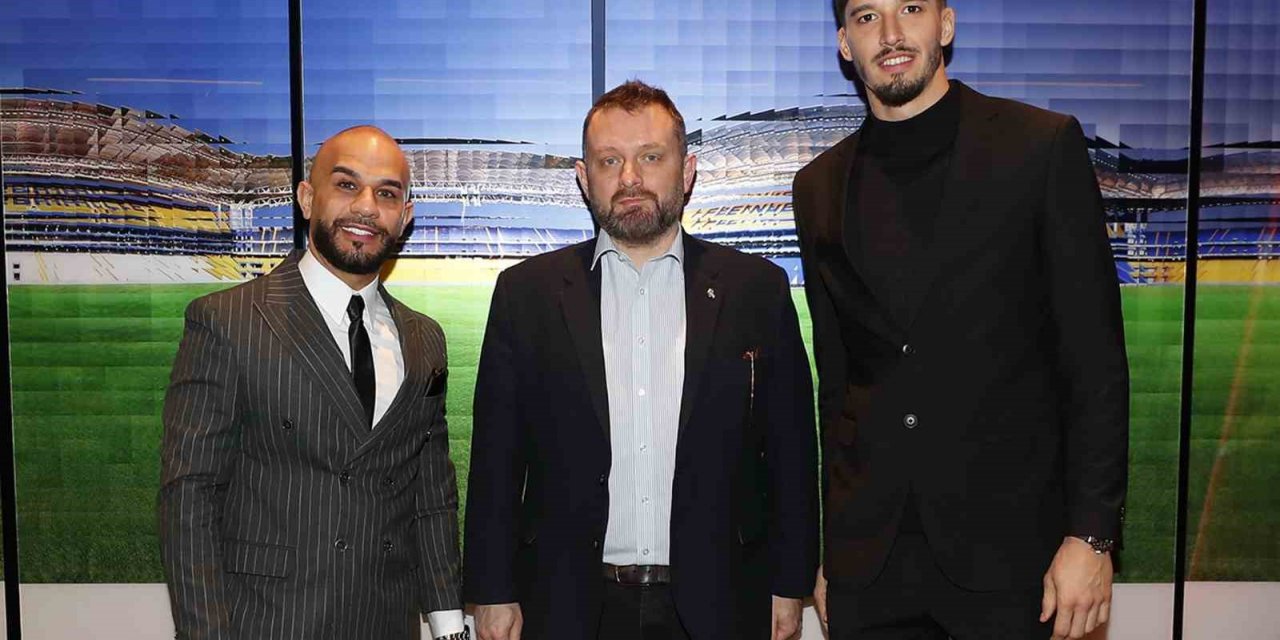 Altay Bayındır için imza töreni düzenlendi