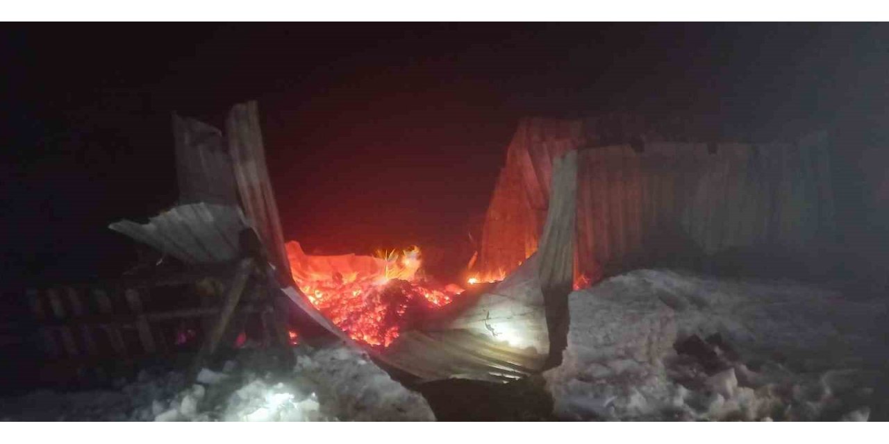 Alevlere teslim olan yayla evlerinden geriye demir yığınları kaldı