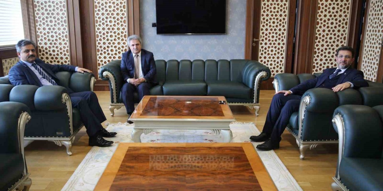 Şırnak Üniversitesi Rektörü Alkış, misafir üniversite heyetini kabul etti