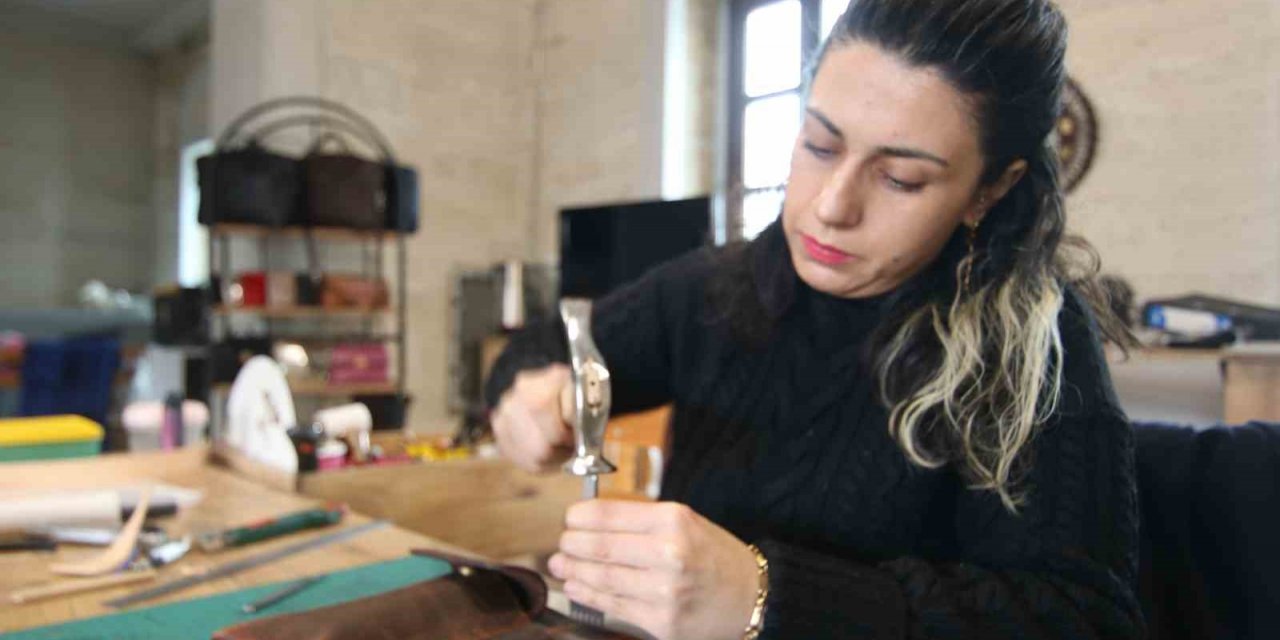 Ahi Evran’ın mesleğini sürdüren tek kadın, işini aşk ile yapıyor