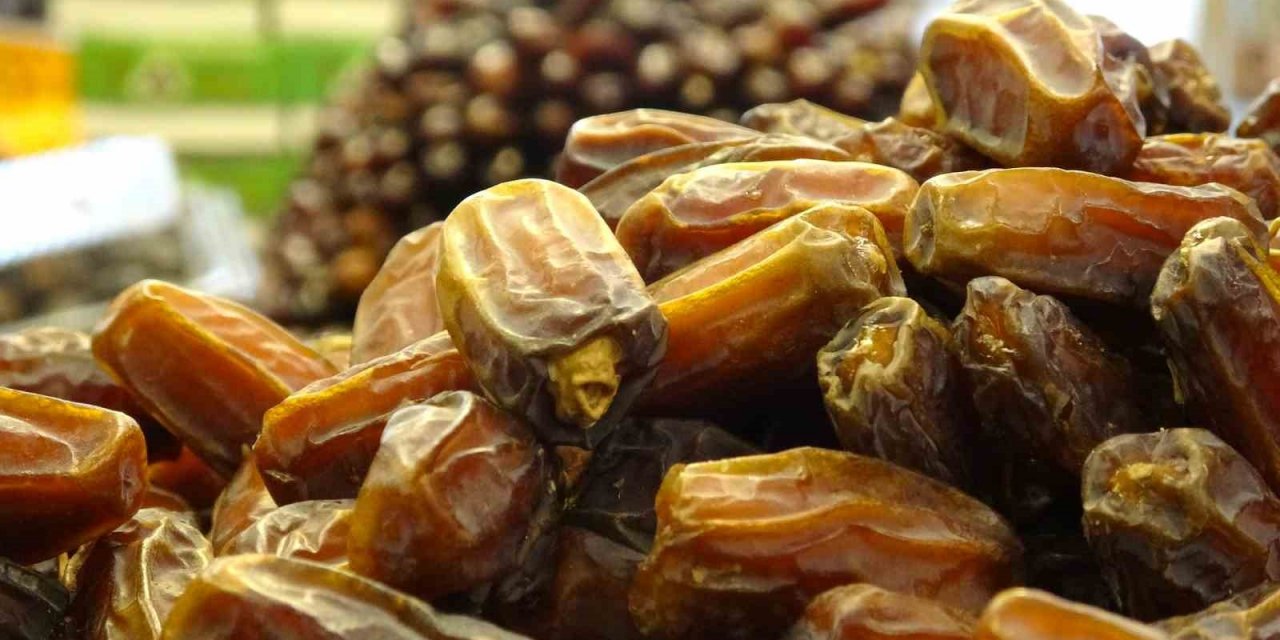 İftar sonrasında uyku haline karşı hurma