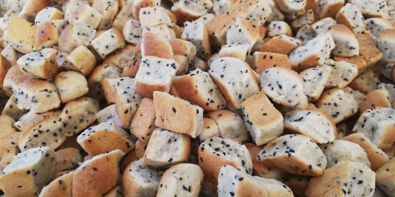 Beypazarı kurusunun çörek otlu ve çikolatalısı imal edildi