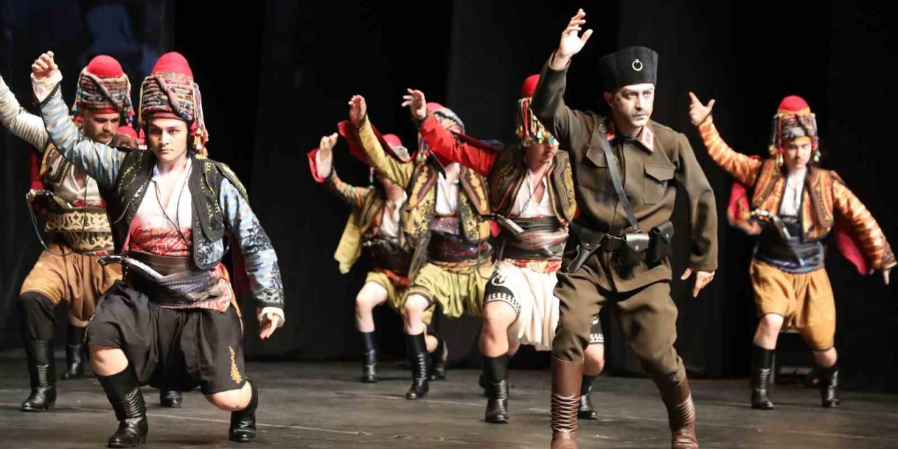 Zeybeklerle Çanakkale Müzikaline yoğun ilgi