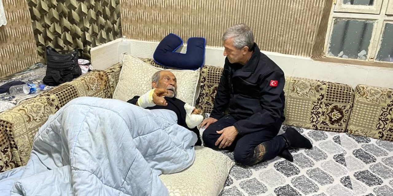 Tahmazoğlu sele kapılan Reşat Ayva’yı evinde ziyaret etti