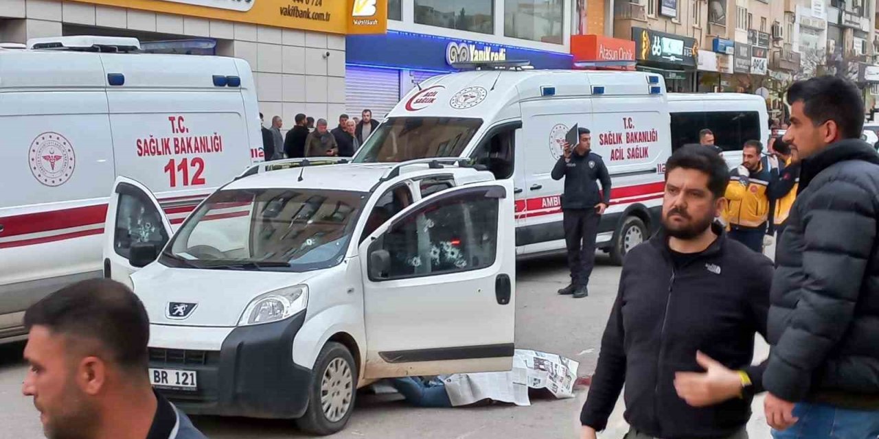 Mardin’de seyir halindeki araca silahlı saldırı: 2 ölü