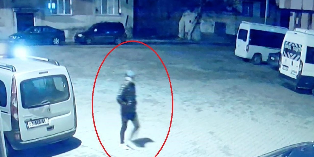 Gece vakti araçların lastiklerini kesen şahsı polis yakaladı