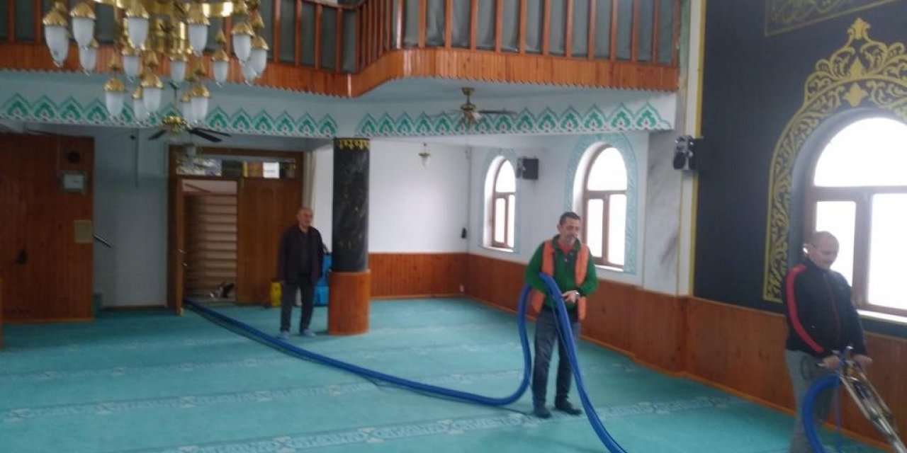 Altınova’da camiler Ramazan’a hazır