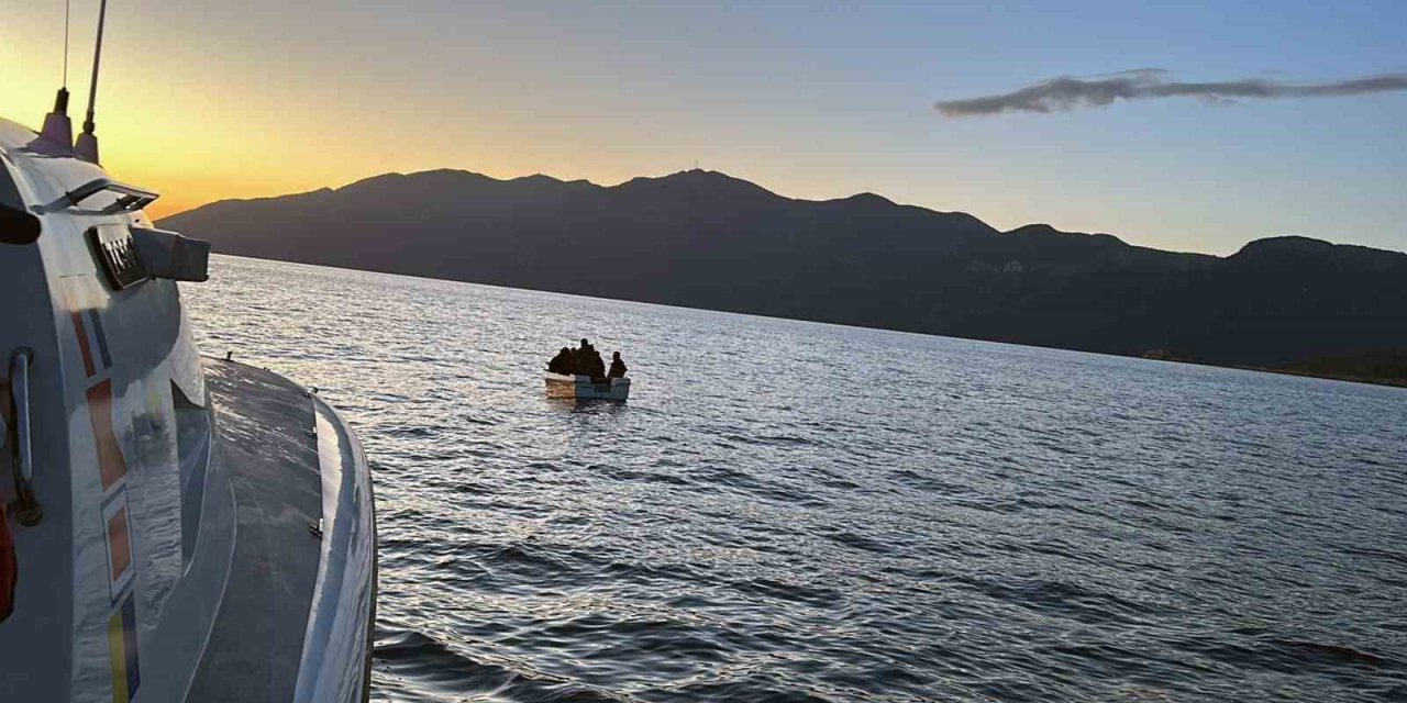 Datça’da 6 düzensiz göçmen kurtarıldı