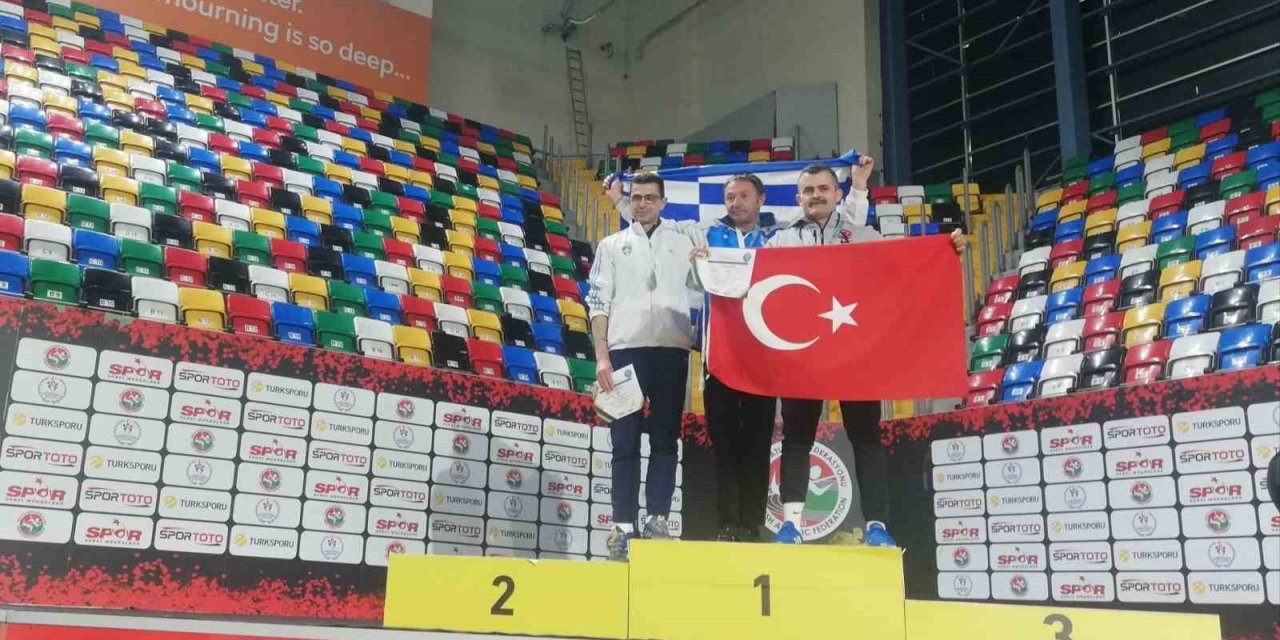 Aydınlı atlet, Balkan Şampiyonası’ndan madalyalarla döndü