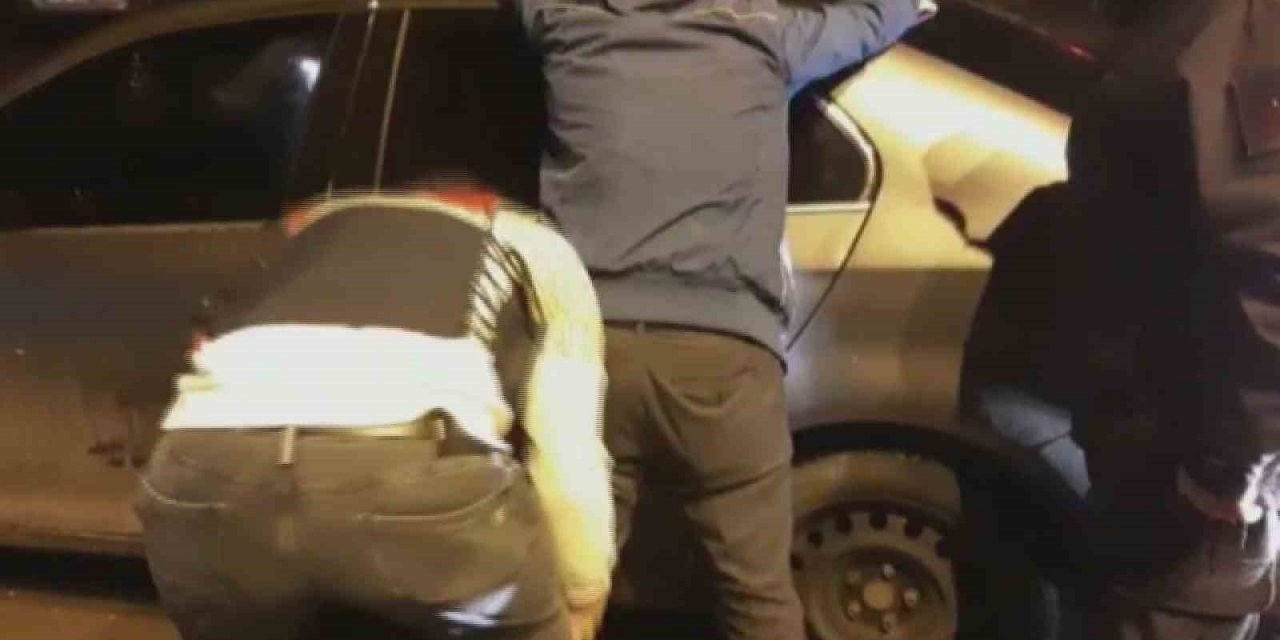 Uyuşturucu taciri jandarmadan kaçamadı