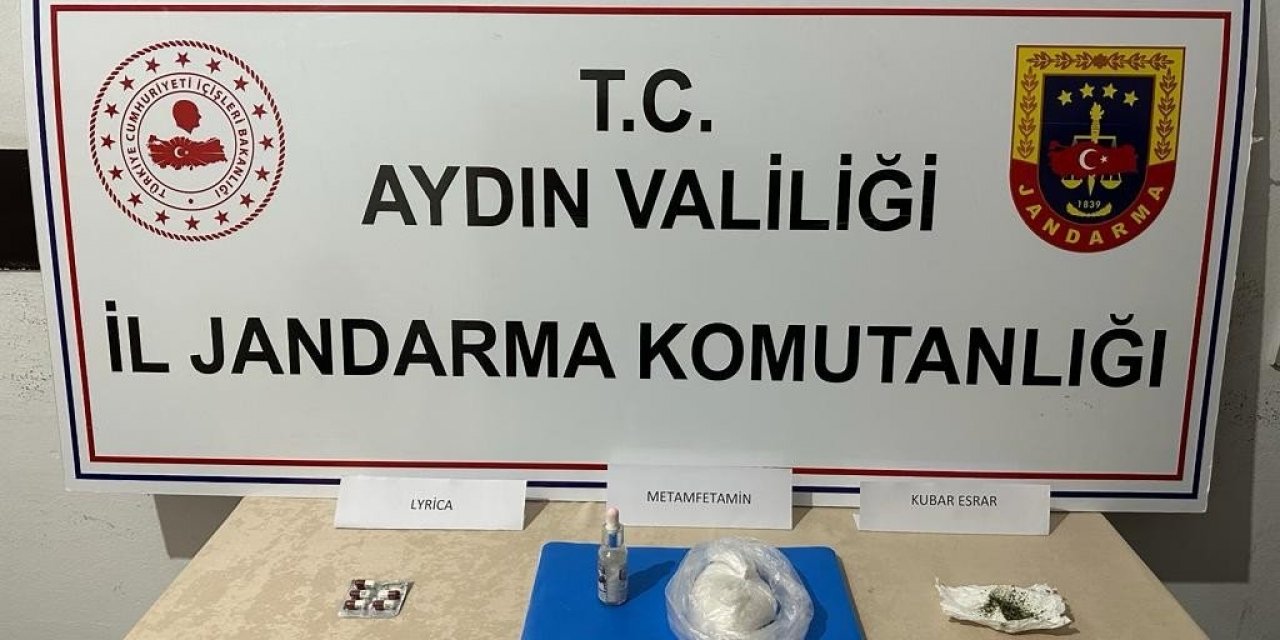 Uyuşturucu satıcıları jandarmadan kaçamadı