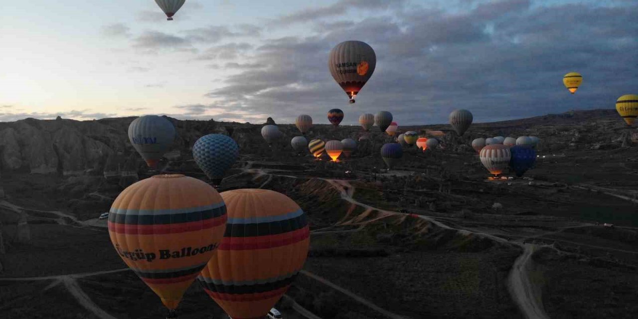 Kapadokya’da görsel şölen kaldığı yerden devam etti