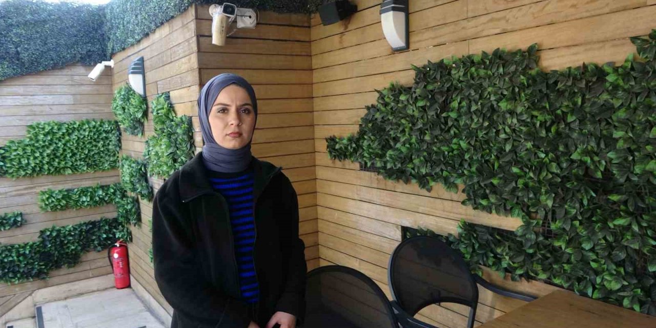 İstanbul’da bir garip olay: Önce masadaki yemeği yedi ardından kamerayı kırdı