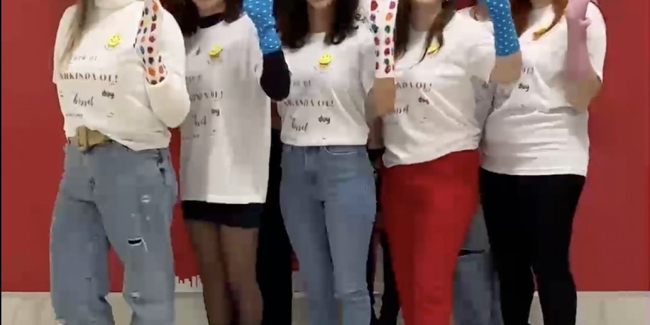 İzmirli öğrenciler ‘Rengimiz Belli Olsun” dedi