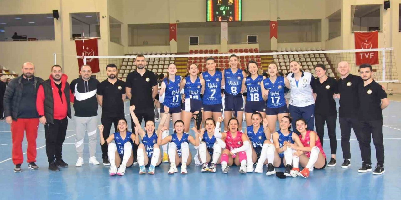 “Bizim Kızlar” yarı final müsabakalarının son maçında Sultan Spor’a set vermedi