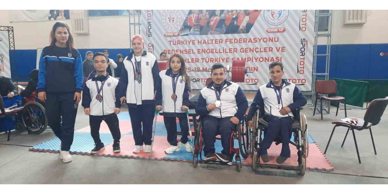 Bedensel Engelli Halter sporcuları 5 kupa ile döndüler