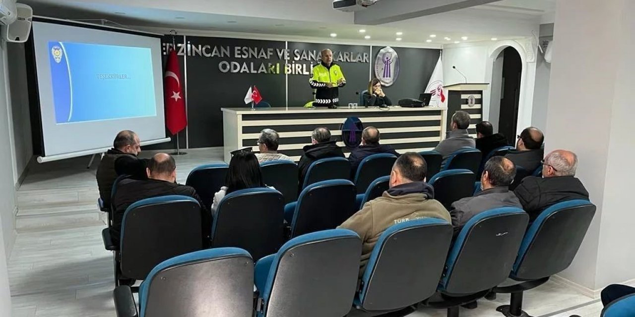 Sigortacılara ve şoförlere “maddi hasarlı trafik kaza tutanağı düzenleme” eğitimi verildi