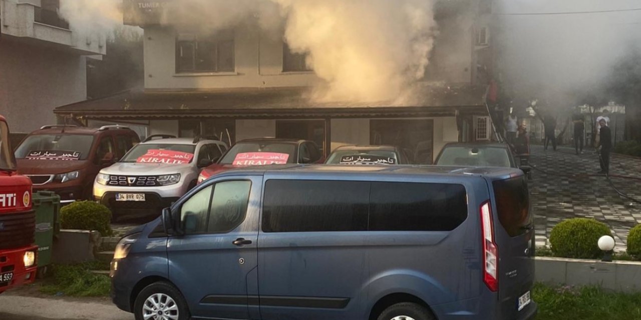 Araç kiralama şirketinde çıkan yangın söndürüldü