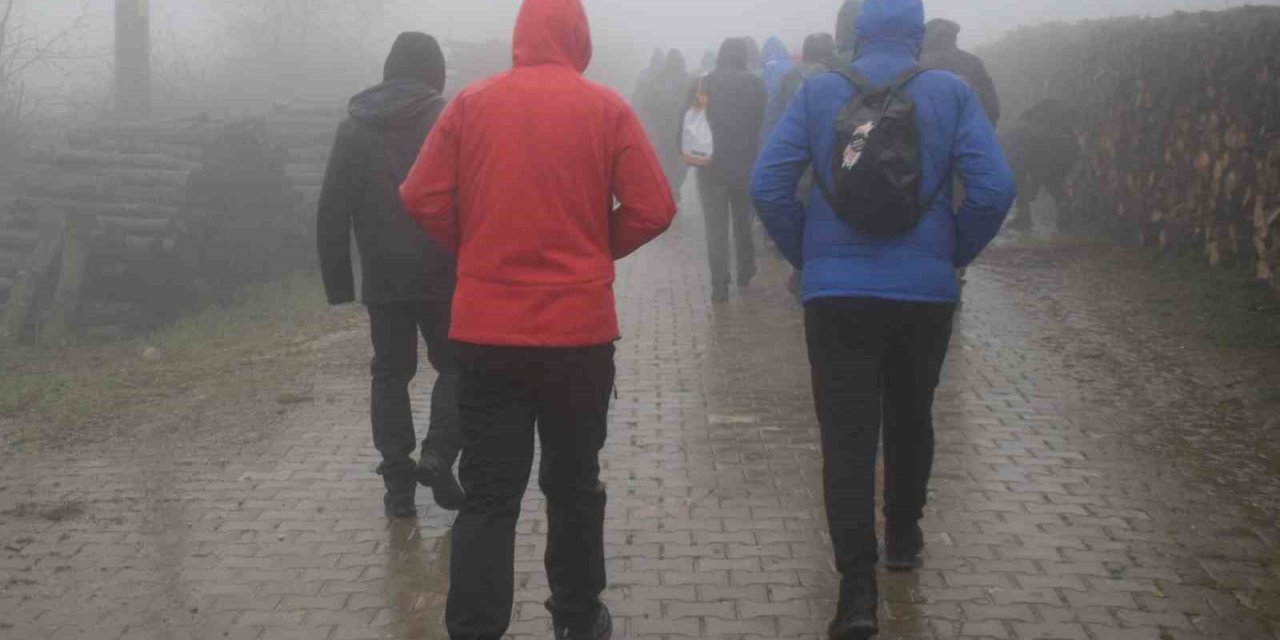 Çanakkale Zaferi’nin yıl dönümünü yürüyüşle kutladılar