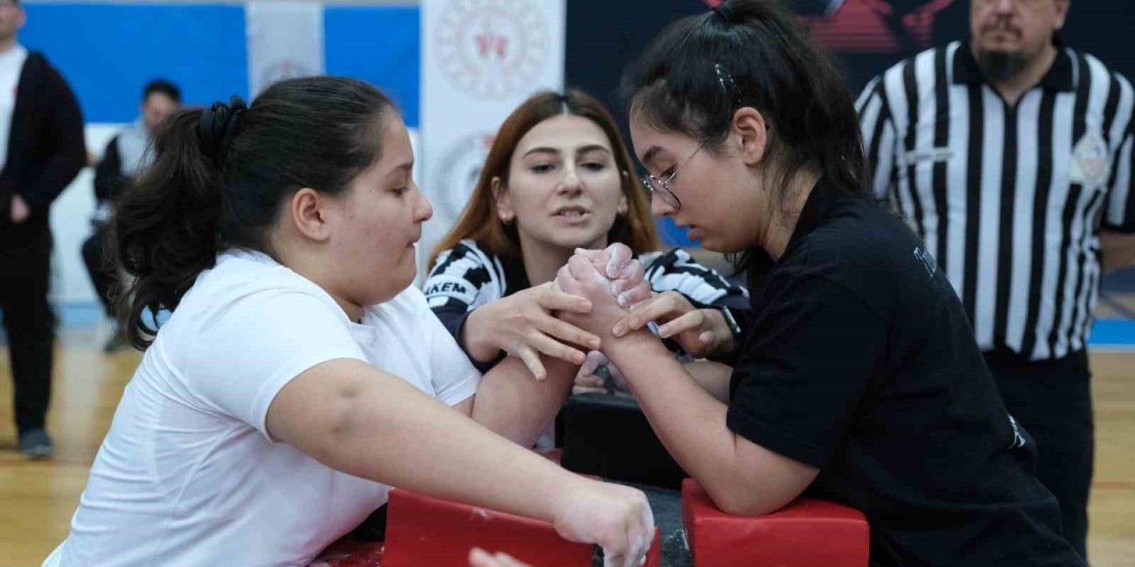 Para Bilek Güreşi heyecanı sona erdi