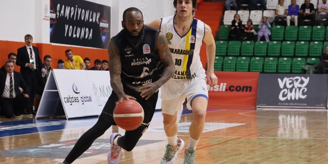 Lider kendi evinde galip geldi