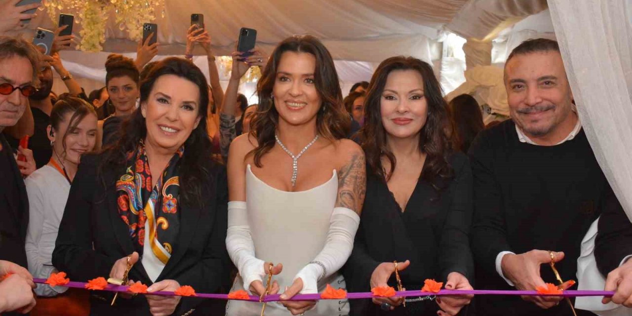 Nazo Klinika açılışına ünlü yağmuru