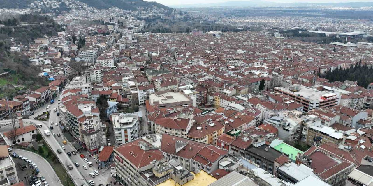 Bursa’da 1,4 milyon insan 1999 yılı öncesi binalarda ikamet ediyor